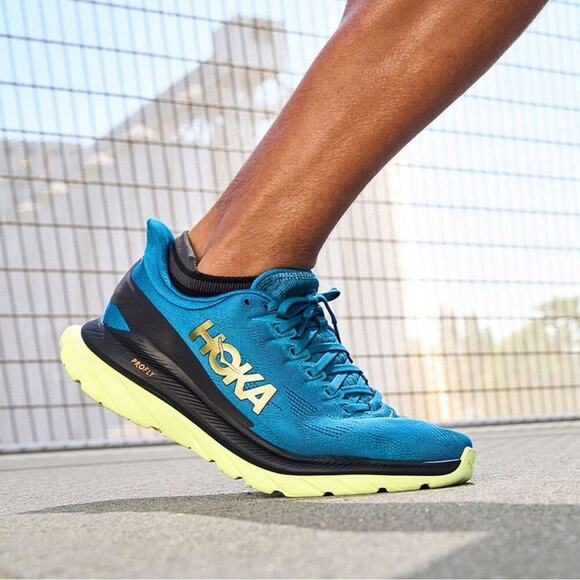 Hoka One One Other - HOKA Mach 4 Mesh in Blue Coral Black Combo Size 7D.
